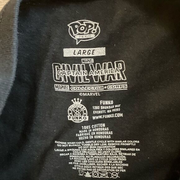 Funko Pop Captain America Tee | Large - Picture 3 of 7